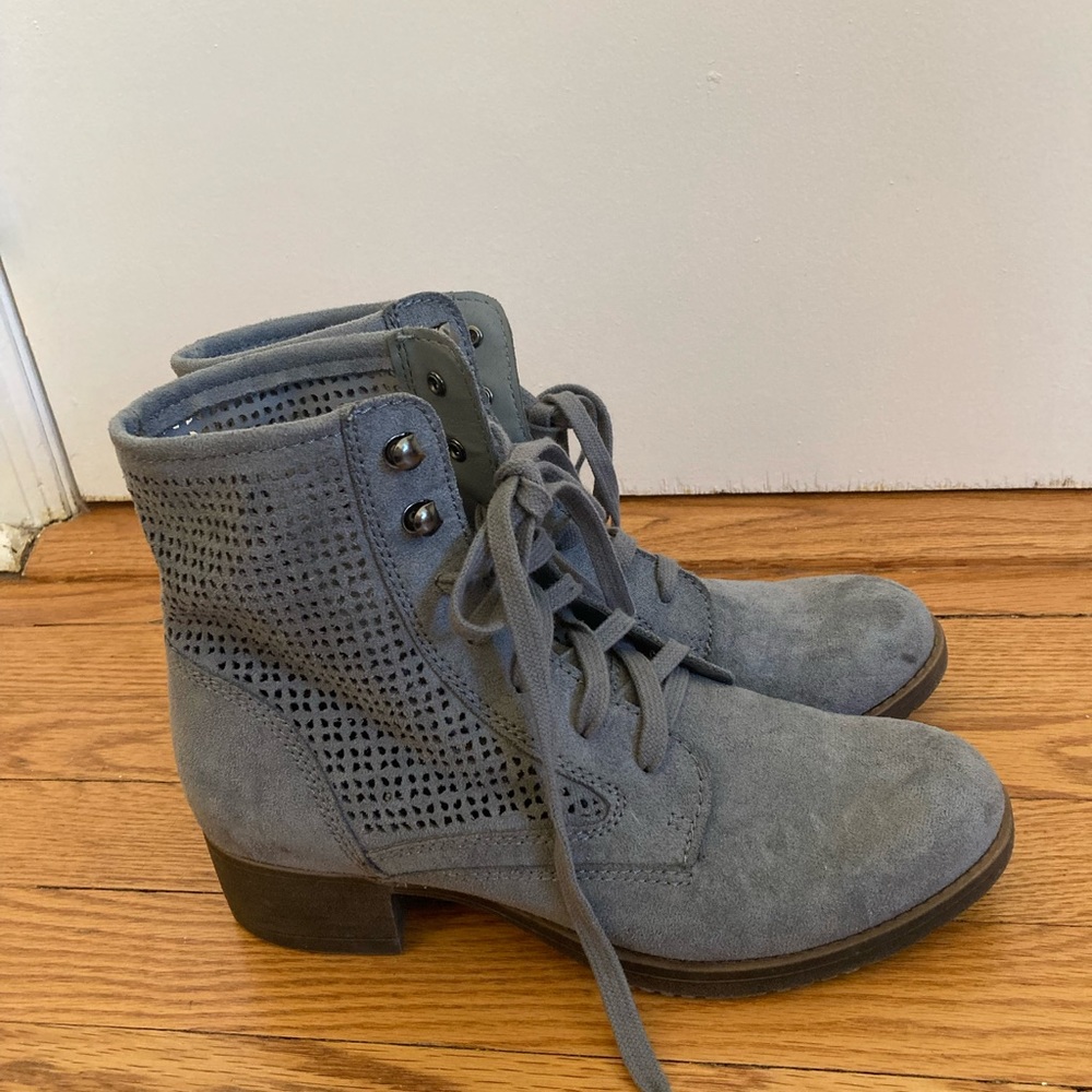 American rag women’s boots 8.5